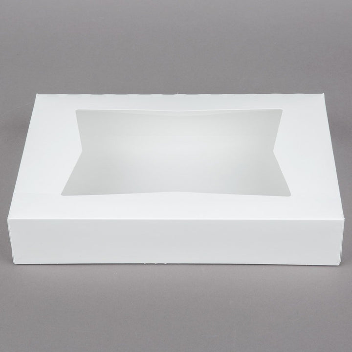 Caja blanca con ventana