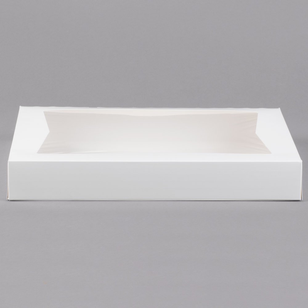 Caja blanca con ventana